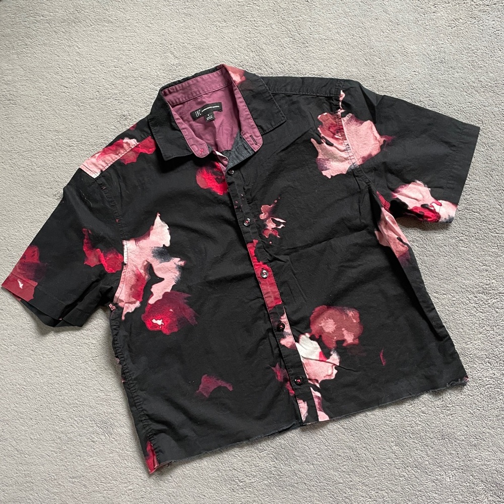 Women’s INC Black Floral Cropped Button Up Blouse
